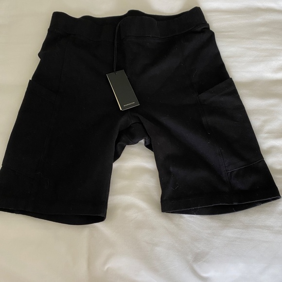 Monrow Black Biker Shorts - Picture 2 of 2